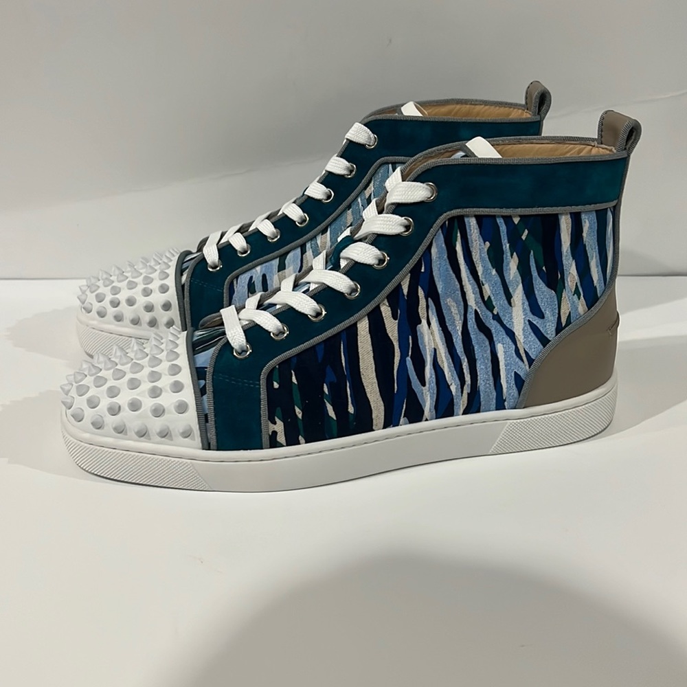 Christian LouBoutin LOU SPIKES ORLATO FLAT CALF/CAN
M610 AMAZONIA size 43